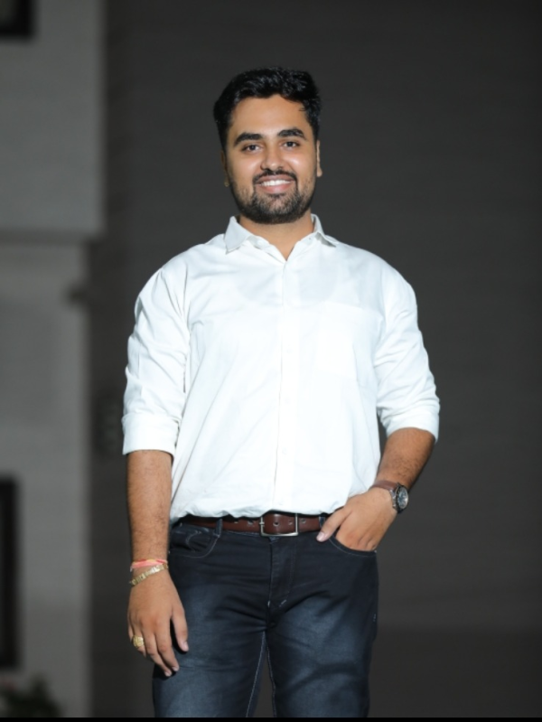 Shreshth Sharma profile photo