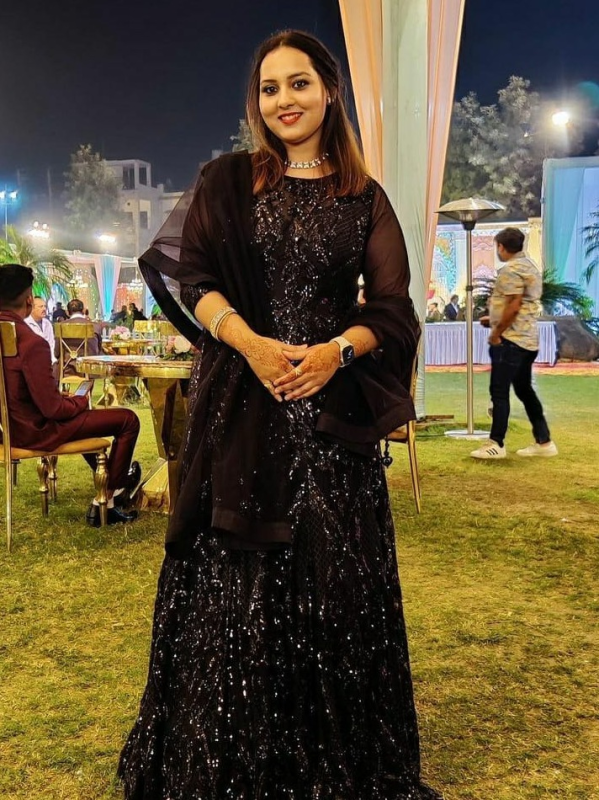 Ayushi Tiwari profile photo