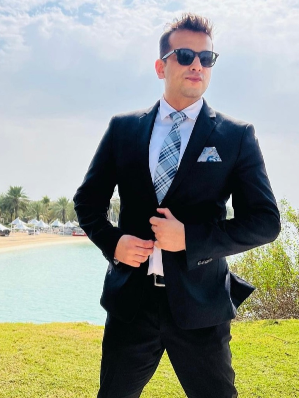 Anuj Dixit profile photo